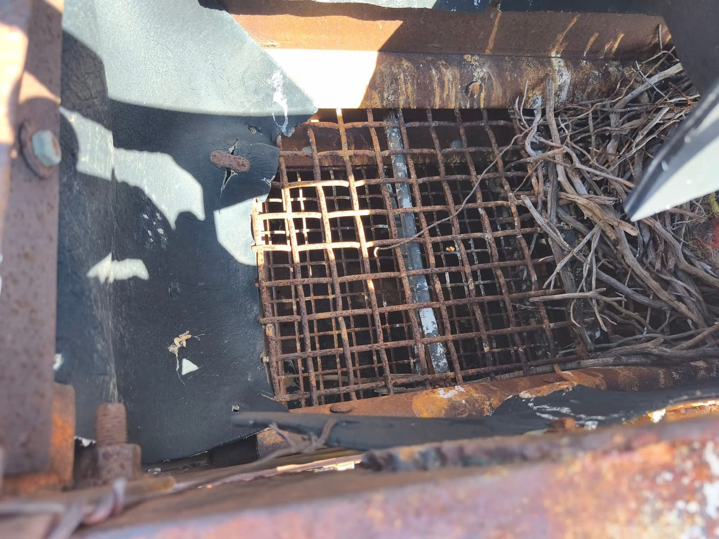 TRITURADORA DE PIEDRA DE QUIJADA Y RODILLO UNIVERSAL MODELO 880 JUNIOR