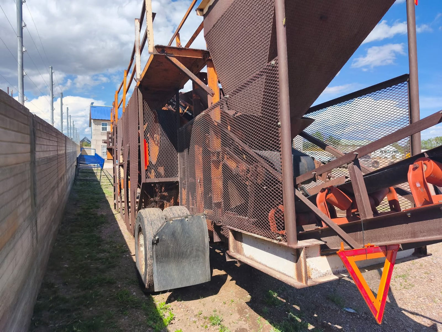 TRITURADORA DE PIEDRA DE QUIJADA Y RODILLO UNIVERSAL MODELO 880 JUNIOR