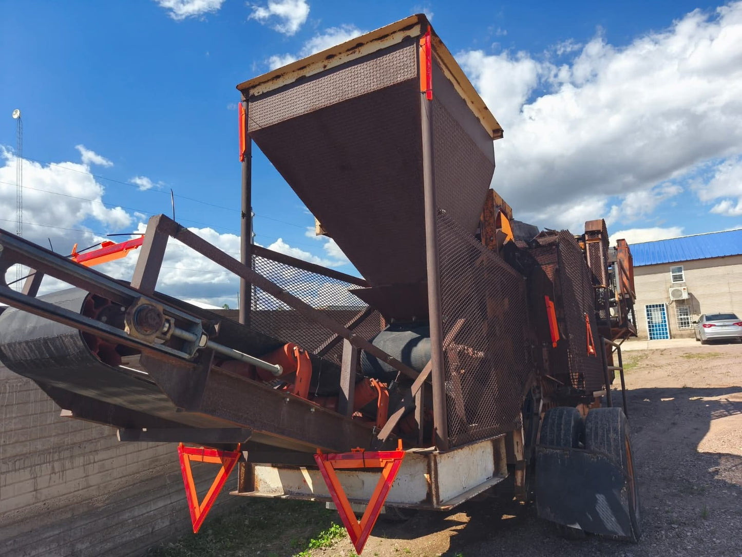 TRITURADORA DE PIEDRA DE QUIJADA Y RODILLO UNIVERSAL MODELO 880 JUNIOR