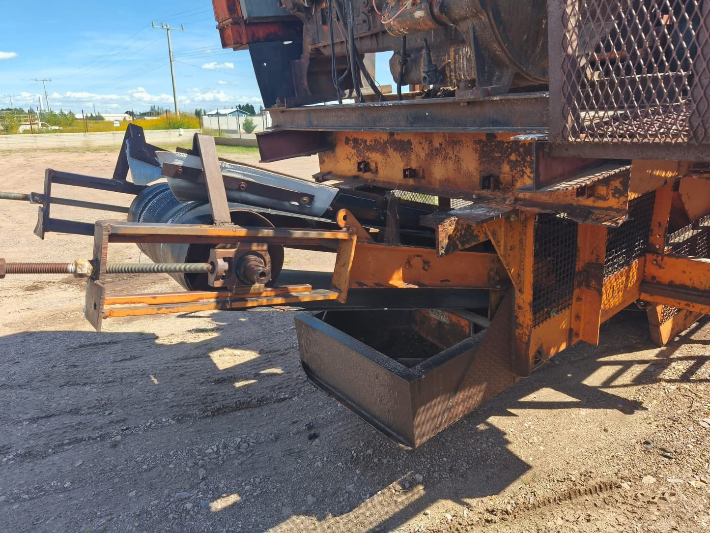 TRITURADORA DE PIEDRA DE QUIJADA Y RODILLO UNIVERSAL MODELO 880 JUNIOR